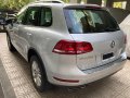 Selling Pearl White Volkswagen Touareg 2014 in Pasig-1