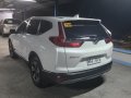 Selling White Honda CR-V 2018 in Mandaluyong-4