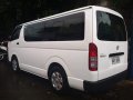 Selling White Toyota Hiace 2017 in Makati-1