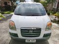Selling White Hyundai Starex 2006 in Manila-7
