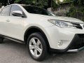 Selling White Toyota RAV4 2013 in Quezon-5