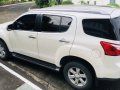 Pearl White Isuzu Mu-X 2017 for sale in Makati-0
