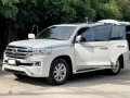White Toyota Land Cruiser 2018 for sale in Quezon-7