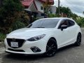 Pearl White Mazda 3 2015 for sale in Automatic-9