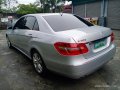 Selling Pearl White Mercedes-Benz E300 2011 in Pasig-5