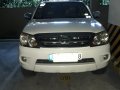 Selling White Toyota Fortuner 2006 in Mandaluyong-4