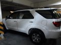 Selling White Toyota Fortuner 2006 in Mandaluyong-2