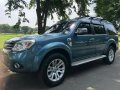 Selling Blue Ford Everest 2014 in Makati-6