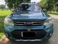 Selling Blue Ford Everest 2014 in Makati-9