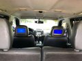 Selling Blue Ford Everest 2014 in Makati-3