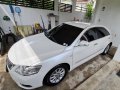Selling Pearl White Toyota Camry 2010 in Biñan-3