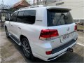 Selling Pearl White Toyota Land Cruiser 2018 in Quezon-2