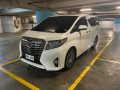 Selling Pearl White Toyota Alphard 2018 in Pateros-6