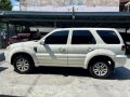 Selling White Ford Escape 2010 in Las Piñas-6