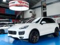 White Porsche Cayenne 2018 for sale in Automatic-5