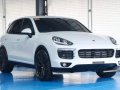 White Porsche Cayenne 2018 for sale in Automatic-8