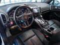 White Porsche Cayenne 2018 for sale in Automatic-4