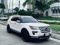 Pearl White Ford Explorer 2018 for sale in Automatic-9