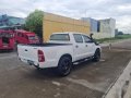 Selling White Toyota Hilux 2013 in Muntinlupa-3