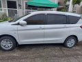 Selling Pearl White Suzuki Ertiga 2019 in Biñan-6