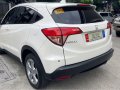 Selling Pearl White Honda Hr-V 2015 in Makati-0