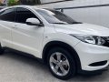 Selling Pearl White Honda Hr-V 2015 in Makati-1