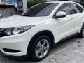 Selling Pearl White Honda Hr-V 2015 in Makati-7