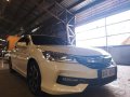 White Honda Accord 2018 for sale in Automatic-8