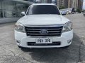Selling Pearl White Ford Everest 2011 in Pasig-8