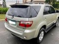 Pearl White Toyota Fortuner 2011 for sale in Mandaluyong -8