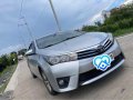 Selling Brightsilver Toyota Corolla Altis 2015 in Cainta-0