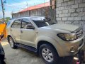 Selling Pearl White Toyota Fortuner 2011 in Quezon-5