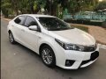 Selling WhiteToyota Corolla Altis 2014 Sedan in Parañaque-1