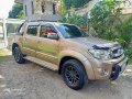 Beige Toyota Hilux 2010 for sale in Meycauayan-8