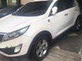 Selling Pearl White Kia Sportage 2013 in Pasay-2