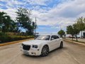 Pearl White Chrysler 300c 2008 for sale in Automatic-9