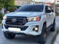 Selling White Toyota Hilux 2020 -2