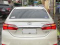 Sell Pearl White 2014 Toyota Corolla Altis -3