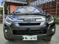 Sell Black 2019 Isuzu D-Max in Quezon City-8