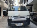 Selling White Toyota Hiace 2018 in Quezon City-8