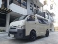 Selling White Toyota Hiace 2018 in Quezon City-3