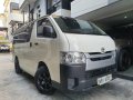 Selling White Toyota Hiace 2018 in Quezon City-9