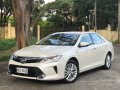 Selling Pearl White Toyota Camry 2017 in Las Piñas-9