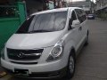 Sell Pearl White 2013 Hyundai Starex in Mandaluyong-8