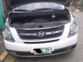 Sell Pearl White 2013 Hyundai Starex in Mandaluyong-4