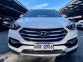 White Hyundai Santa Fe 2017 for sale in Automatic-8