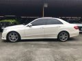 Pearl White Mercedes-Benz E350 2011 for sale in Pasig -7