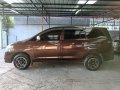 Selling Brown Toyota Innova 2014 in Las Piñas-7