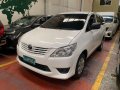 Selling White Toyota Innova 2012 in San Juan-5