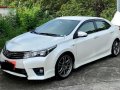 Selling Pearl White Toyota Corolla 2014 in Taguig-2